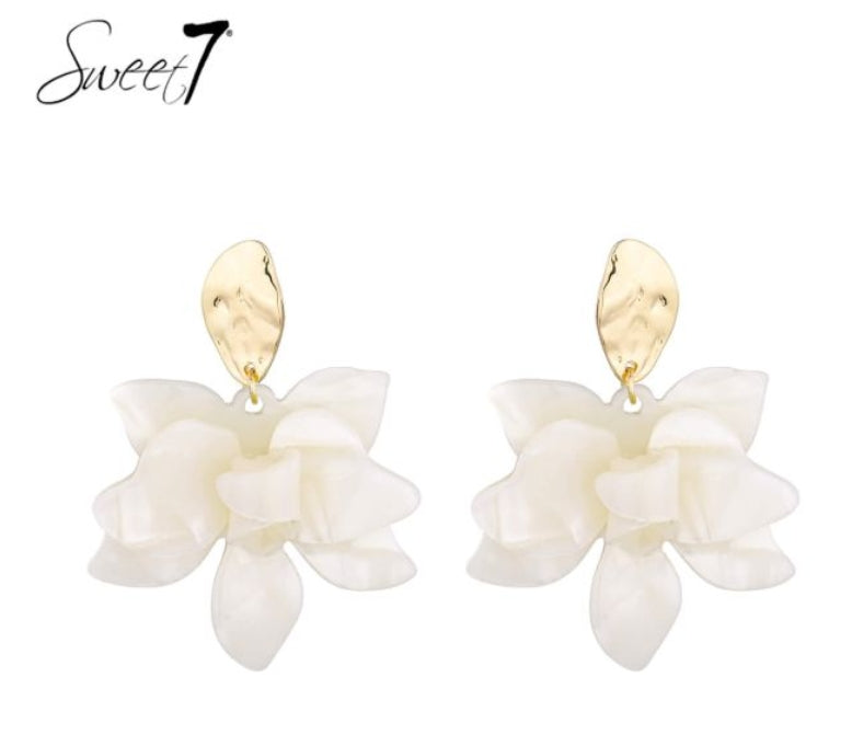 Sweet7 Bloemen Oorbellen – Offwhite