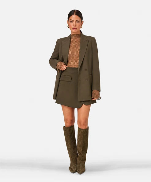 Joana Blazer – Dark Utility