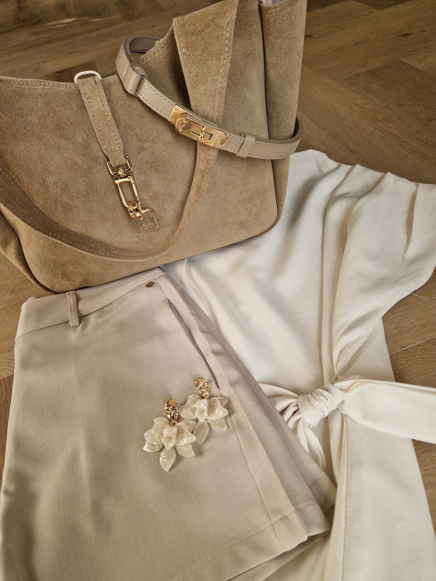 Short Gia – Light Beige